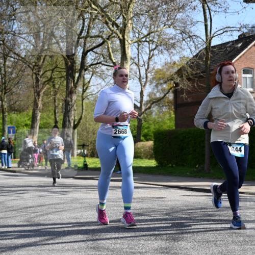 12.04.2026 - 45. Internationalen Wilhelmsburger Insellauf J. Mangold http://msf.ph/oto/9468881 12.04.2026 11:12:07 Ziel 3046, 2817, 2916, 4971, 2489, 3844, 5741, 2668, 2816, 2918, 3589, 2135, 2435, 2435, 3517, 2739, 3003, 2753, 2272, 3718, 3405 meine-sportfotos.de