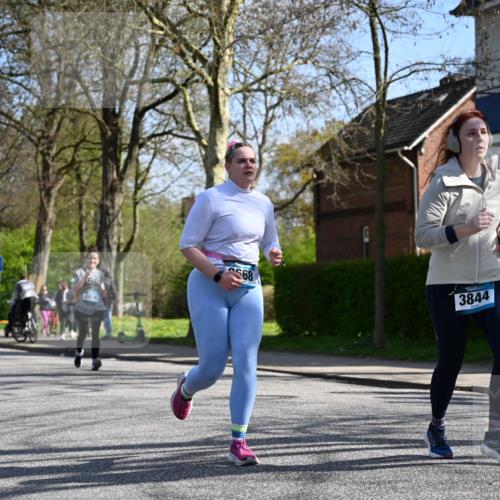 12.04.2026 - 45. Internationalen Wilhelmsburger Insellauf J. Mangold http://msf.ph/oto/9468884 12.04.2026 11:12:08 Ziel 3046, 2817, 2916, 4971, 2489, 3844, 5741, 2668, 2816, 2918, 3589, 2135, 2135, 2435, 3517, 3517, 2739, 3003, 2753, 2272, 3718, 3405 meine-sportfotos.de