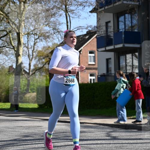 12.04.2026 - 45. Internationalen Wilhelmsburger Insellauf J. Mangold http://msf.ph/oto/9468895 12.04.2026 11:12:08 Ziel 3046, 2817, 2916, 4971, 2489, 3844, 5741, 2668, 2816, 2918, 3589, 2135, 2135, 2435, 3517, 3517, 2739, 3003, 2753, 2272, 3718, 3405 meine-sportfotos.de