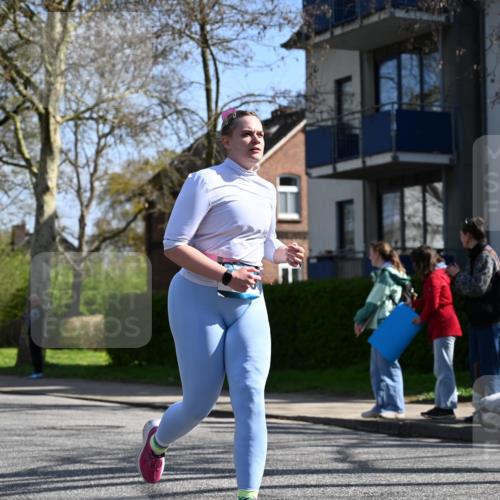 12.04.2026 - 45. Internationalen Wilhelmsburger Insellauf J. Mangold http://msf.ph/oto/9468896 12.04.2026 11:12:08 Ziel 3046, 2817, 2916, 4971, 2489, 3844, 5741, 2668, 2816, 2918, 3589, 2135, 2135, 2435, 3517, 3517, 2739, 3003, 2753, 2272, 3718, 3405 meine-sportfotos.de