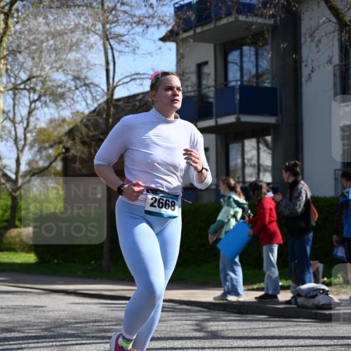 12.04.2026 - 45. Internationalen Wilhelmsburger Insellauf J. Mangold http://msf.ph/oto/9468899 12.04.2026 11:12:08 Ziel 3046, 2817, 2916, 4971, 2489, 3844, 5741, 2668, 2816, 2918, 3589, 2135, 2135, 2435, 3517, 3517, 2739, 3003, 2753, 2272, 3718, 3405 meine-sportfotos.de