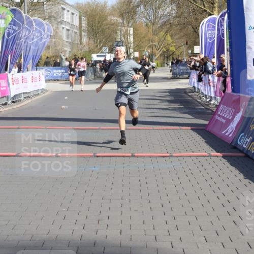 12.04.2026 - 45. Internationalen Wilhelmsburger Insellauf Strokosch-Dieckow http://msf.ph/oto/9468902 12.04.2026 11:22:01 Ziel 2588 meine-sportfotos.de