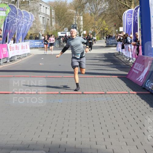 12.04.2026 - 45. Internationalen Wilhelmsburger Insellauf Strokosch-Dieckow http://msf.ph/oto/9468905 12.04.2026 11:22:01 Ziel 2588 meine-sportfotos.de