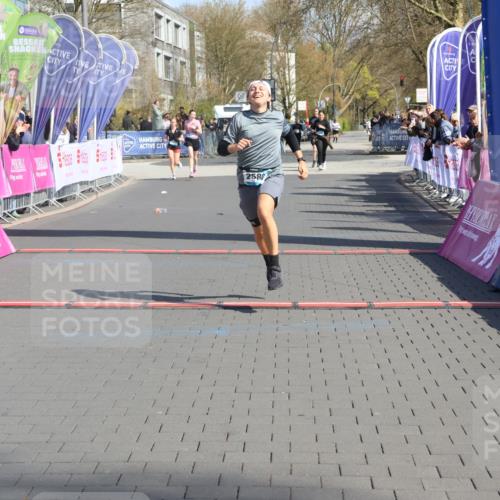 12.04.2026 - 45. Internationalen Wilhelmsburger Insellauf Strokosch-Dieckow http://msf.ph/oto/9468914 12.04.2026 11:22:02 Ziel 2588 meine-sportfotos.de