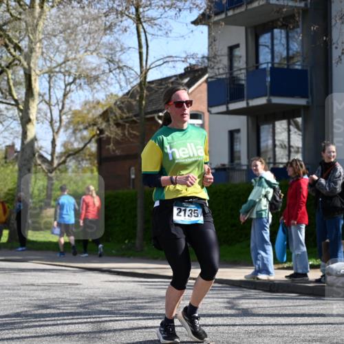 12.04.2026 - 45. Internationalen Wilhelmsburger Insellauf J. Mangold http://msf.ph/oto/9468916 12.04.2026 11:12:18 Ziel 4971, 2489, 3844, 5741, 2668, 2816, 2918, 3589, 2135, 2435, 3517, 2739, 3003, 2753, 2272, 3718, 3405 meine-sportfotos.de