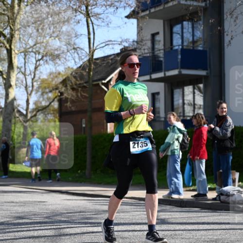 12.04.2026 - 45. Internationalen Wilhelmsburger Insellauf J. Mangold http://msf.ph/oto/9468917 12.04.2026 11:12:18 Ziel 4971, 2489, 3844, 5741, 2668, 2816, 2918, 3589, 2135, 2435, 3517, 2739, 3003, 2753, 2272, 3718, 3405 meine-sportfotos.de