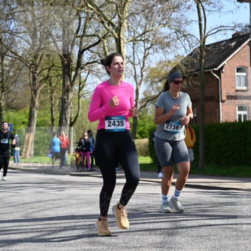 12.04.2026 - 45. Internationalen Wilhelmsburger Insellauf J. Mangold http://msf.ph/oto/9468935 12.04.2026 11:12:28 Ziel 2816, 2918, 3589, 2135, 2435, 3517, 2739, 3003, 2753, 2272, 2272, 3718, 3405 meine-sportfotos.de