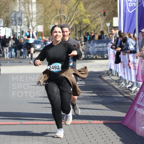 12.04.2026 - 45. Internationalen Wilhelmsburger Insellauf Strokosch-Dieckow http://msf.ph/oto/9468954 12.04.2026 11:22:10 Ziel 2518, 2108, 2492, 2466, 4699 meine-sportfotos.de