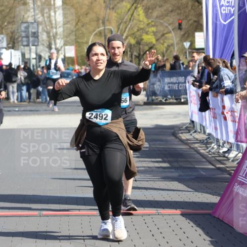 12.04.2026 - 45. Internationalen Wilhelmsburger Insellauf Strokosch-Dieckow http://msf.ph/oto/9468962 12.04.2026 11:22:10 Ziel 2518, 2108, 2492, 2466, 4699 meine-sportfotos.de