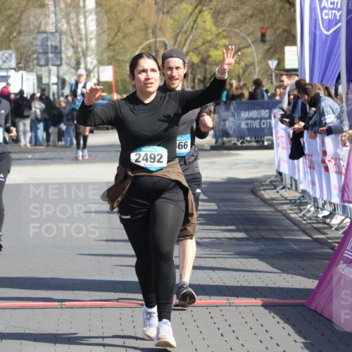 12.04.2026 - 45. Internationalen Wilhelmsburger Insellauf Strokosch-Dieckow http://msf.ph/oto/9468966 12.04.2026 11:22:10 Ziel 2518, 2108, 2492, 2466, 4699 meine-sportfotos.de