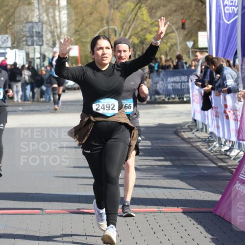 12.04.2026 - 45. Internationalen Wilhelmsburger Insellauf Strokosch-Dieckow http://msf.ph/oto/9468971 12.04.2026 11:22:10 Ziel 2518, 2108, 2492, 2466, 4699 meine-sportfotos.de