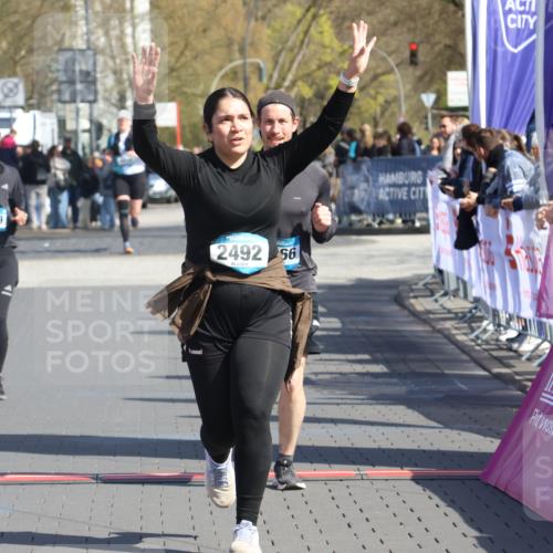 12.04.2026 - 45. Internationalen Wilhelmsburger Insellauf Strokosch-Dieckow http://msf.ph/oto/9468975 12.04.2026 11:22:10 Ziel 2518, 2108, 2492, 2466, 4699 meine-sportfotos.de