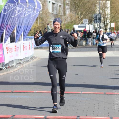 12.04.2026 - 45. Internationalen Wilhelmsburger Insellauf Strokosch-Dieckow http://msf.ph/oto/9469018 12.04.2026 11:22:14 Ziel 2492, 2466, 4699 meine-sportfotos.de