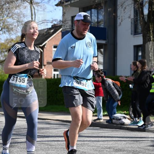 12.04.2026 - 45. Internationalen Wilhelmsburger Insellauf J. Mangold http://msf.ph/oto/9469023 12.04.2026 11:13:03 Ziel 3714, 3703, 3092, 3155, 2527, 2526 meine-sportfotos.de
