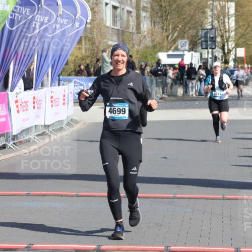 12.04.2026 - 45. Internationalen Wilhelmsburger Insellauf Strokosch-Dieckow http://msf.ph/oto/9469025 12.04.2026 11:22:14 Ziel 2492, 2466, 4699 meine-sportfotos.de