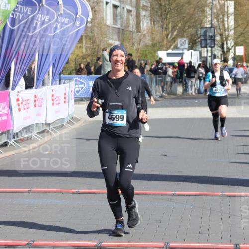 12.04.2026 - 45. Internationalen Wilhelmsburger Insellauf Strokosch-Dieckow http://msf.ph/oto/9469033 12.04.2026 11:22:14 Ziel 2492, 2466, 4699 meine-sportfotos.de