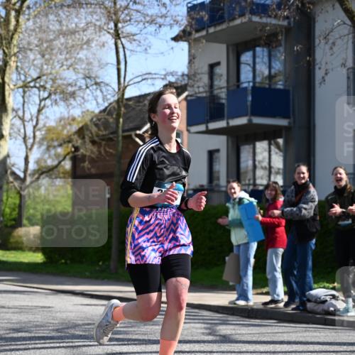 12.04.2026 - 45. Internationalen Wilhelmsburger Insellauf J. Mangold http://msf.ph/oto/9469049 12.04.2026 11:13:06 Ziel 3714, 3703, 3092, 3155, 2527, 2526 meine-sportfotos.de
