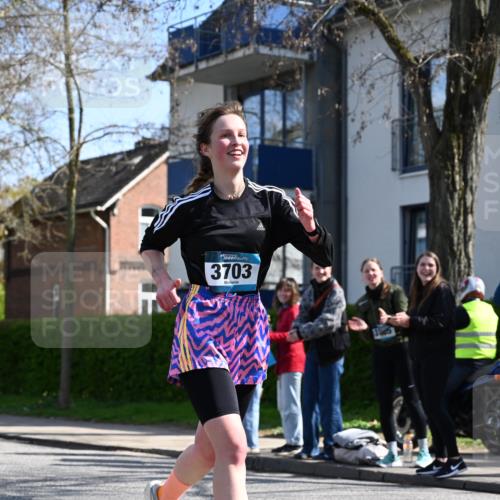 12.04.2026 - 45. Internationalen Wilhelmsburger Insellauf J. Mangold http://msf.ph/oto/9469053 12.04.2026 11:13:06 Ziel 3714, 3703, 3092, 3155, 2527, 2526 meine-sportfotos.de