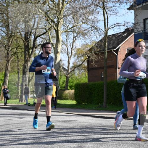 12.04.2026 - 45. Internationalen Wilhelmsburger Insellauf J. Mangold http://msf.ph/oto/9469139 12.04.2026 11:13:49 Ziel 2527, 2526, 2726, 2410, 3330, 2486, 3202, 4548, 2404, 4982 meine-sportfotos.de