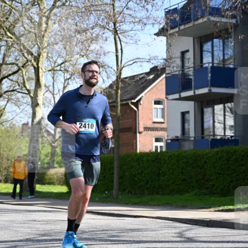 12.04.2026 - 45. Internationalen Wilhelmsburger Insellauf J. Mangold http://msf.ph/oto/9469154 12.04.2026 11:13:50 Ziel 2527, 2526, 2726, 2410, 3330, 2486, 3202, 4548, 2404, 4982, 3343, 2452 meine-sportfotos.de