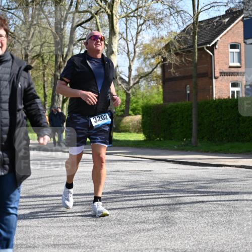 12.04.2026 - 45. Internationalen Wilhelmsburger Insellauf J. Mangold http://msf.ph/oto/9469159 12.04.2026 11:13:59 Ziel 2726, 2410, 3330, 2486, 3202, 4548, 2404, 4982, 3343, 2452, 3018, 2424 meine-sportfotos.de