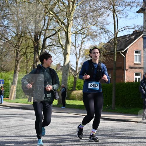 12.04.2026 - 45. Internationalen Wilhelmsburger Insellauf J. Mangold http://msf.ph/oto/9469196 12.04.2026 11:14:24 Ziel 2404, 4982, 3343, 2452, 3018, 2424, 2565, 3508, 2165 meine-sportfotos.de