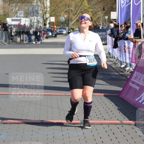 12.04.2026 - 45. Internationalen Wilhelmsburger Insellauf Strokosch-Dieckow http://msf.ph/oto/9469198 12.04.2026 11:22:32 Ziel 3579 meine-sportfotos.de