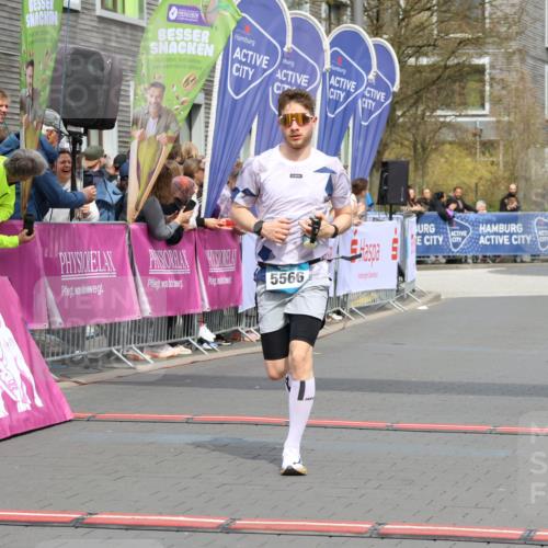 12.04.2026 - 45. Internationalen Wilhelmsburger Insellauf Strokosch-Dieckow http://msf.ph/oto/9469209 12.04.2026 12:49:51 Ziel 5566, 3816, 5335 meine-sportfotos.de