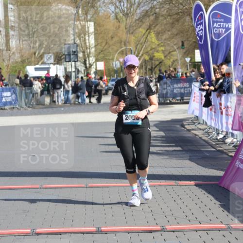 12.04.2026 - 45. Internationalen Wilhelmsburger Insellauf Strokosch-Dieckow http://msf.ph/oto/9469222 12.04.2026 11:22:59 Ziel 2056 meine-sportfotos.de