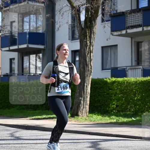 12.04.2026 - 45. Internationalen Wilhelmsburger Insellauf J. Mangold http://msf.ph/oto/9469226 12.04.2026 11:14:47 Ziel 2565, 3508, 2165, 2510, 3681, 2157, 2993, 2137, 3607 meine-sportfotos.de