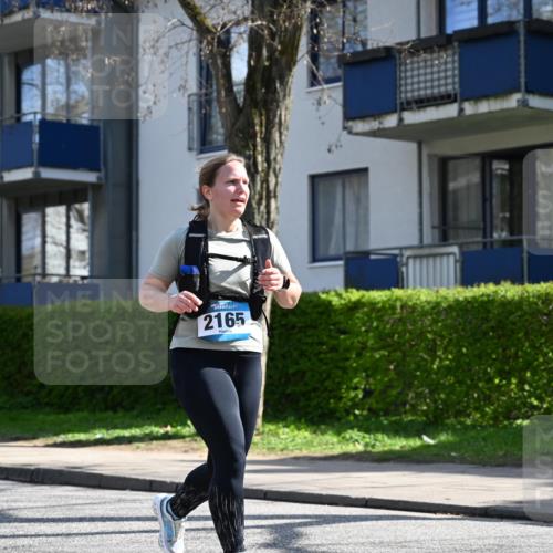 12.04.2026 - 45. Internationalen Wilhelmsburger Insellauf J. Mangold http://msf.ph/oto/9469230 12.04.2026 11:14:47 Ziel 2565, 3508, 2165, 2510, 3681, 2157, 2993, 2137, 3607 meine-sportfotos.de
