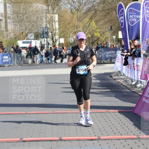 12.04.2026 - 45. Internationalen Wilhelmsburger Insellauf Strokosch-Dieckow http://msf.ph/oto/9469231 12.04.2026 11:22:59 Ziel 2056 meine-sportfotos.de