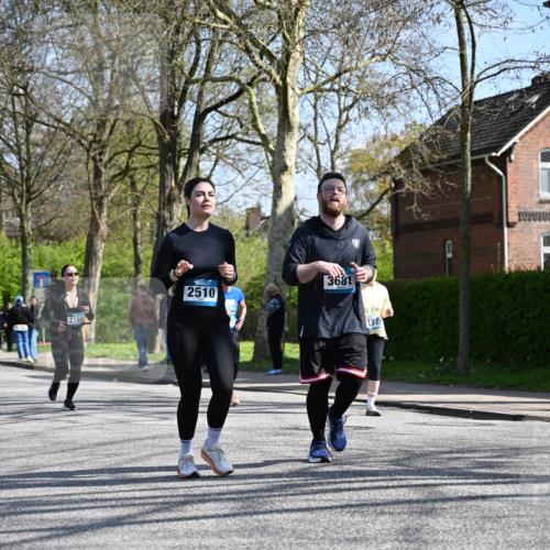 12.04.2026 - 45. Internationalen Wilhelmsburger Insellauf J. Mangold http://msf.ph/oto/9469260 12.04.2026 11:14:58 Ziel 3508, 2165, 2510, 3681, 2157, 2993, 2993, 2137, 3607 meine-sportfotos.de