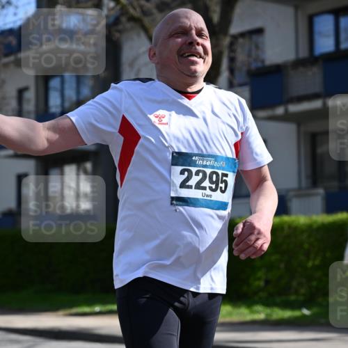 12.04.2026 - 45. Internationalen Wilhelmsburger Insellauf J. Mangold http://msf.ph/oto/9469330 12.04.2026 11:15:38 Ziel 2561, 2343, 2295, 2467, 2468, 2296 meine-sportfotos.de