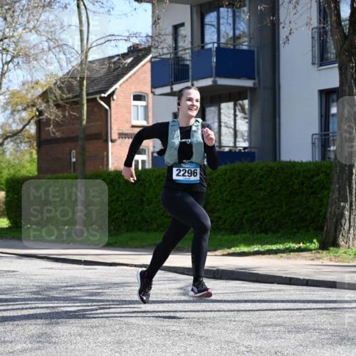 12.04.2026 - 45. Internationalen Wilhelmsburger Insellauf J. Mangold http://msf.ph/oto/9469375 12.04.2026 11:16:15 Ziel 2296, 4497, 3543, 2329, 5756, 3891, 3891, 4590, 2828, 2823 meine-sportfotos.de