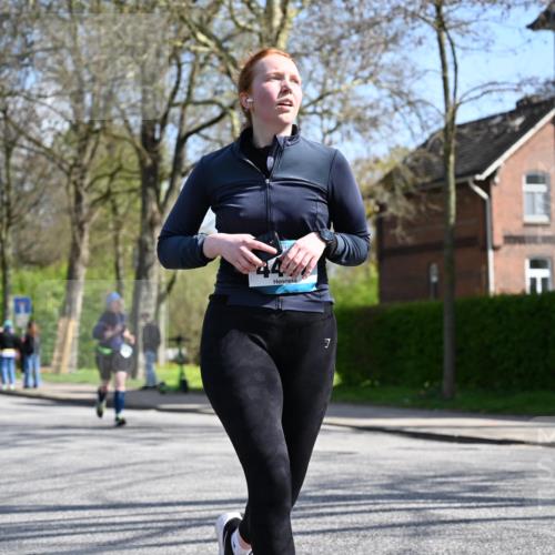 12.04.2026 - 45. Internationalen Wilhelmsburger Insellauf J. Mangold http://msf.ph/oto/9469385 12.04.2026 11:16:16 Ziel 2296, 4497, 3543, 2329, 2329, 5756, 3891, 4590, 2828, 2823 meine-sportfotos.de
