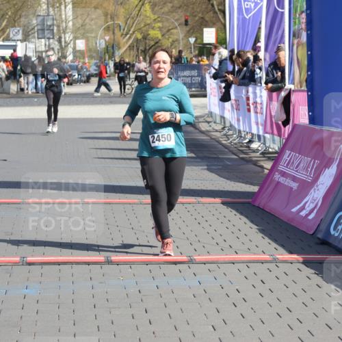 12.04.2026 - 45. Internationalen Wilhelmsburger Insellauf Strokosch-Dieckow http://msf.ph/oto/9469390 12.04.2026 11:23:21 Ziel 2450 meine-sportfotos.de