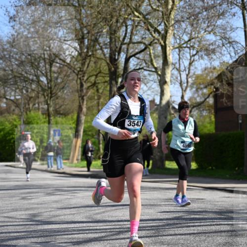 12.04.2026 - 45. Internationalen Wilhelmsburger Insellauf J. Mangold http://msf.ph/oto/9469403 12.04.2026 11:16:32 Ziel 4497, 3543, 2329, 5756, 3891, 4590, 2828, 2823, 3622, 3080 meine-sportfotos.de