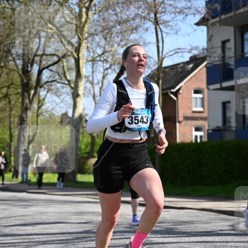 12.04.2026 - 45. Internationalen Wilhelmsburger Insellauf J. Mangold http://msf.ph/oto/9469412 12.04.2026 11:16:32 Ziel 4497, 3543, 2329, 5756, 3891, 4590, 2828, 2823, 3622, 3080 meine-sportfotos.de