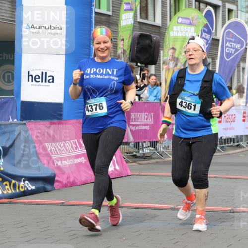 12.04.2026 - 45. Internationalen Wilhelmsburger Insellauf Strokosch-Dieckow http://msf.ph/oto/9469415 12.04.2026 13:40:16 Ziel 4376, 4361 meine-sportfotos.de