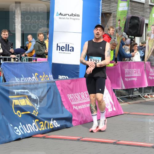12.04.2026 - 45. Internationalen Wilhelmsburger Insellauf Strokosch-Dieckow http://msf.ph/oto/9469417 12.04.2026 12:50:01 Ziel 5793 meine-sportfotos.de