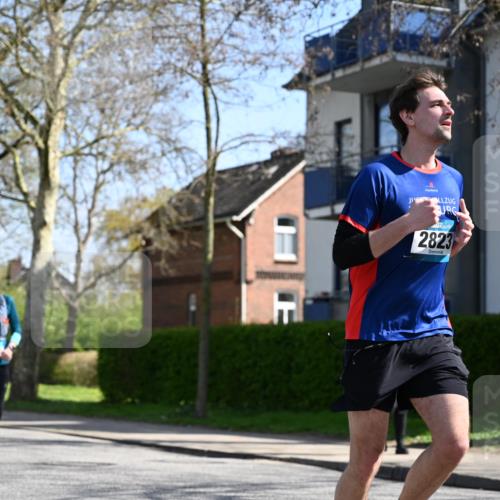 12.04.2026 - 45. Internationalen Wilhelmsburger Insellauf J. Mangold http://msf.ph/oto/9469426 12.04.2026 11:16:49 Ziel 5756, 3891, 4590, 2828, 2823, 3622, 3080, 2597, 4136 meine-sportfotos.de