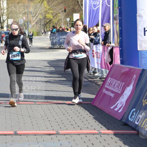 12.04.2026 - 45. Internationalen Wilhelmsburger Insellauf Strokosch-Dieckow http://msf.ph/oto/9469431 12.04.2026 11:23:37 Ziel 2929, 5253 meine-sportfotos.de