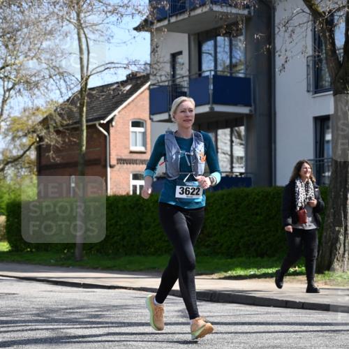 12.04.2026 - 45. Internationalen Wilhelmsburger Insellauf J. Mangold http://msf.ph/oto/9469441 12.04.2026 11:16:51 Ziel 5756, 3891, 4590, 2828, 2823, 3622, 3080, 2597, 4136 meine-sportfotos.de