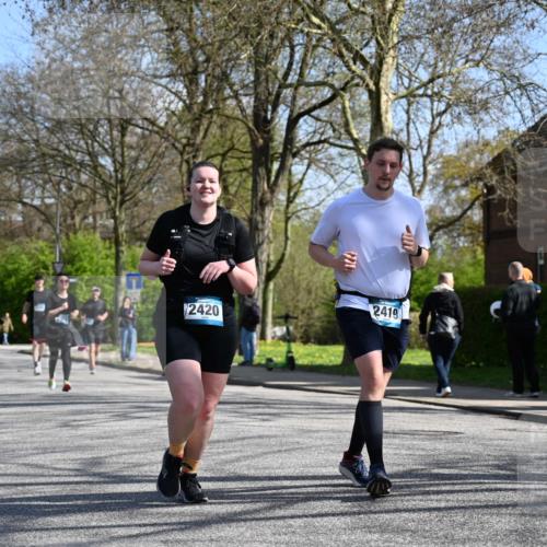 12.04.2026 - 45. Internationalen Wilhelmsburger Insellauf J. Mangold http://msf.ph/oto/9469523 12.04.2026 11:17:29 Ziel 2597, 4136, 2419, 2420, 2312, 2241, 5309, 3944, 5309, 3944, 3398, 2807, 4191, 4786, 3435, 2240, 5700, 4902, 4918 meine-sportfotos.de