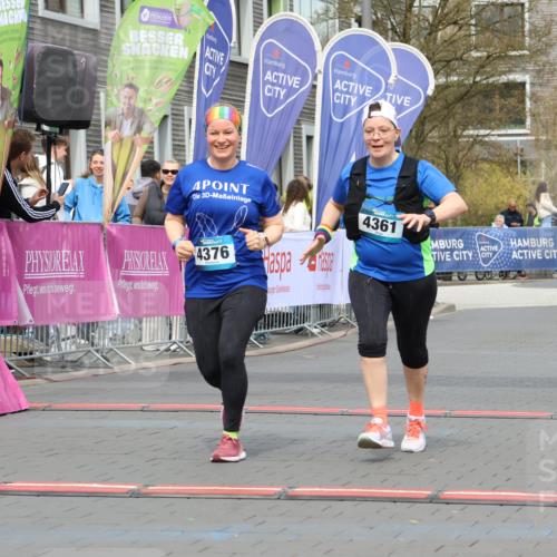 12.04.2026 - 45. Internationalen Wilhelmsburger Insellauf Strokosch-Dieckow http://msf.ph/oto/9469528 12.04.2026 13:40:15 Ziel 4376, 4361 meine-sportfotos.de