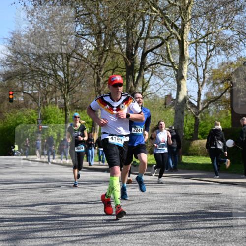 12.04.2026 - 45. Internationalen Wilhelmsburger Insellauf J. Mangold http://msf.ph/oto/9469550 12.04.2026 11:17:42 Ziel 2419, 2420, 2312, 2241, 5309, 3944, 3398, 2807, 4191, 4786, 3435, 2240, 5700, 4902, 4918 meine-sportfotos.de
