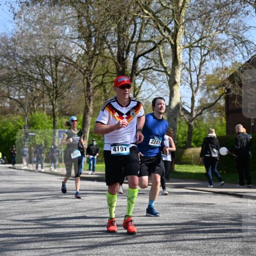 12.04.2026 - 45. Internationalen Wilhelmsburger Insellauf J. Mangold http://msf.ph/oto/9469555 12.04.2026 11:17:42 Ziel 2419, 2420, 2312, 2241, 5309, 3944, 3398, 2807, 4191, 4786, 3435, 2240, 5700, 4902, 4918 meine-sportfotos.de