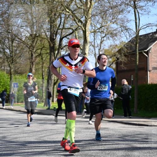12.04.2026 - 45. Internationalen Wilhelmsburger Insellauf J. Mangold http://msf.ph/oto/9469562 12.04.2026 11:17:43 Ziel 2419, 2420, 2312, 2241, 5309, 3944, 3398, 2807, 4191, 4786, 4786, 3435, 2240, 5700, 4902, 4918 meine-sportfotos.de