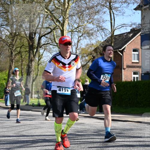 12.04.2026 - 45. Internationalen Wilhelmsburger Insellauf J. Mangold http://msf.ph/oto/9469567 12.04.2026 11:17:43 Ziel 2419, 2420, 2312, 2241, 5309, 3944, 3398, 2807, 4191, 4786, 4786, 3435, 2240, 5700, 4902, 4918 meine-sportfotos.de